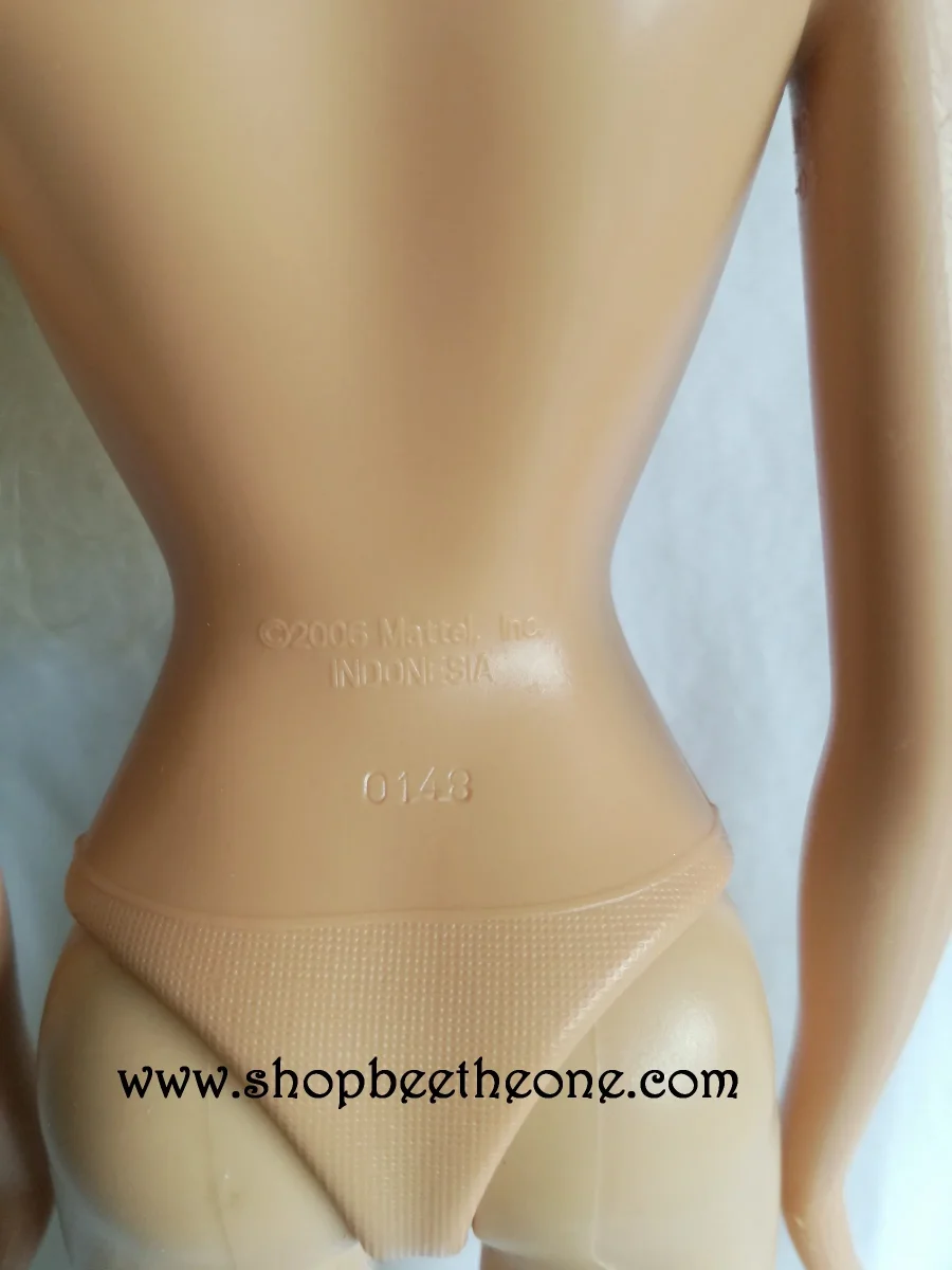 Barbie Coeur de Princesse (The Princess and the Pauper) - Princesse Anneliese - poupée et bracelet - Mattel 2007 - Poupée - vêtements – Image 7