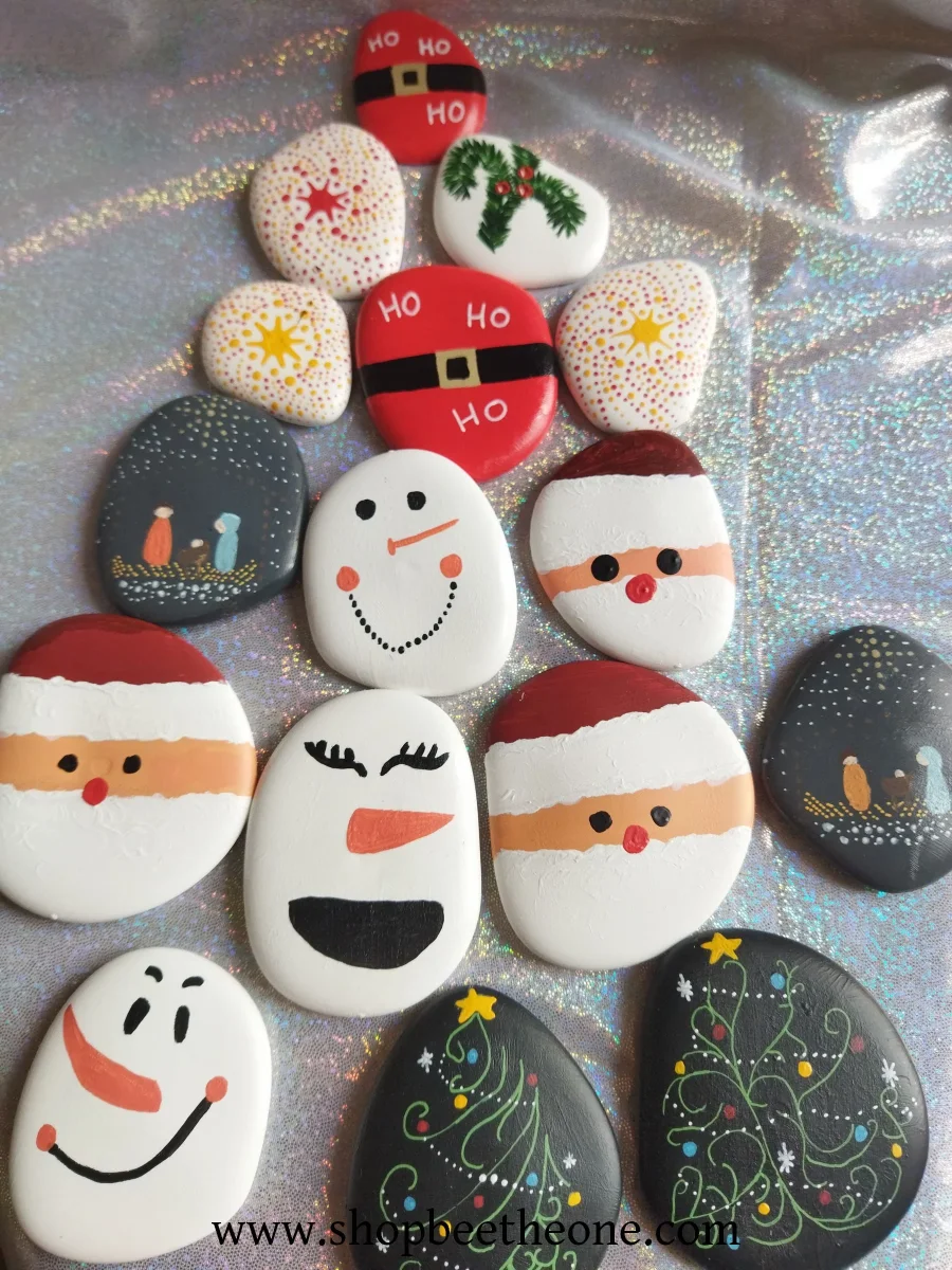 Galet peint Décoration de Noël "Père Noël" - plusieurs tailles et motifs - par Bee the One – Image 9